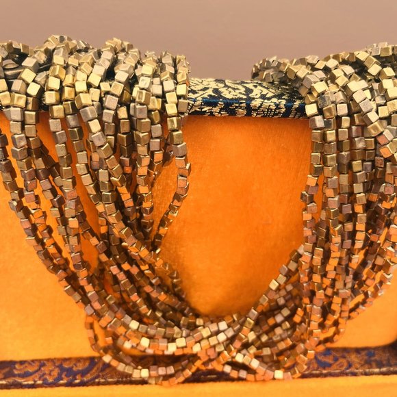 Vintage Multi Strand Metallic Cube Bead Necklace Gold Tone 46–51 cm - Picture 4 of 16
